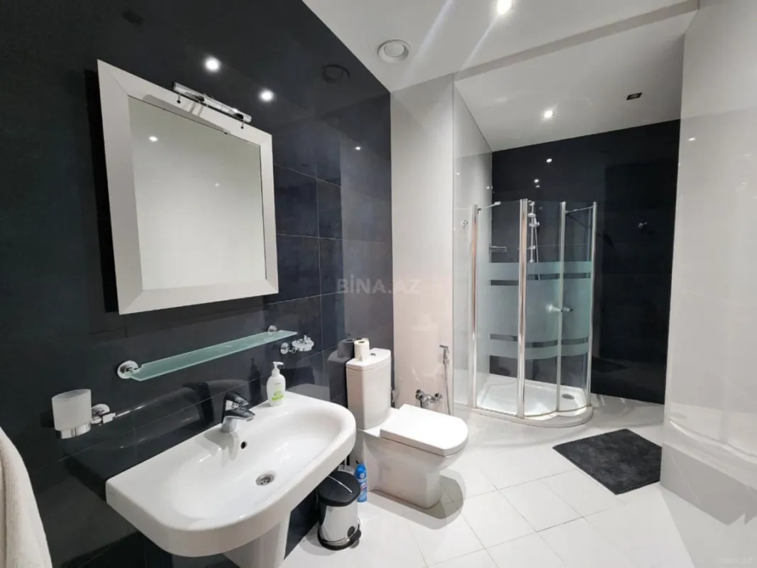 Kirayə verilir 3 otaqlı mənzil 200 m²