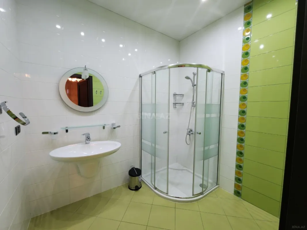 Kirayə verilir 3 otaqlı mənzil 200 m²