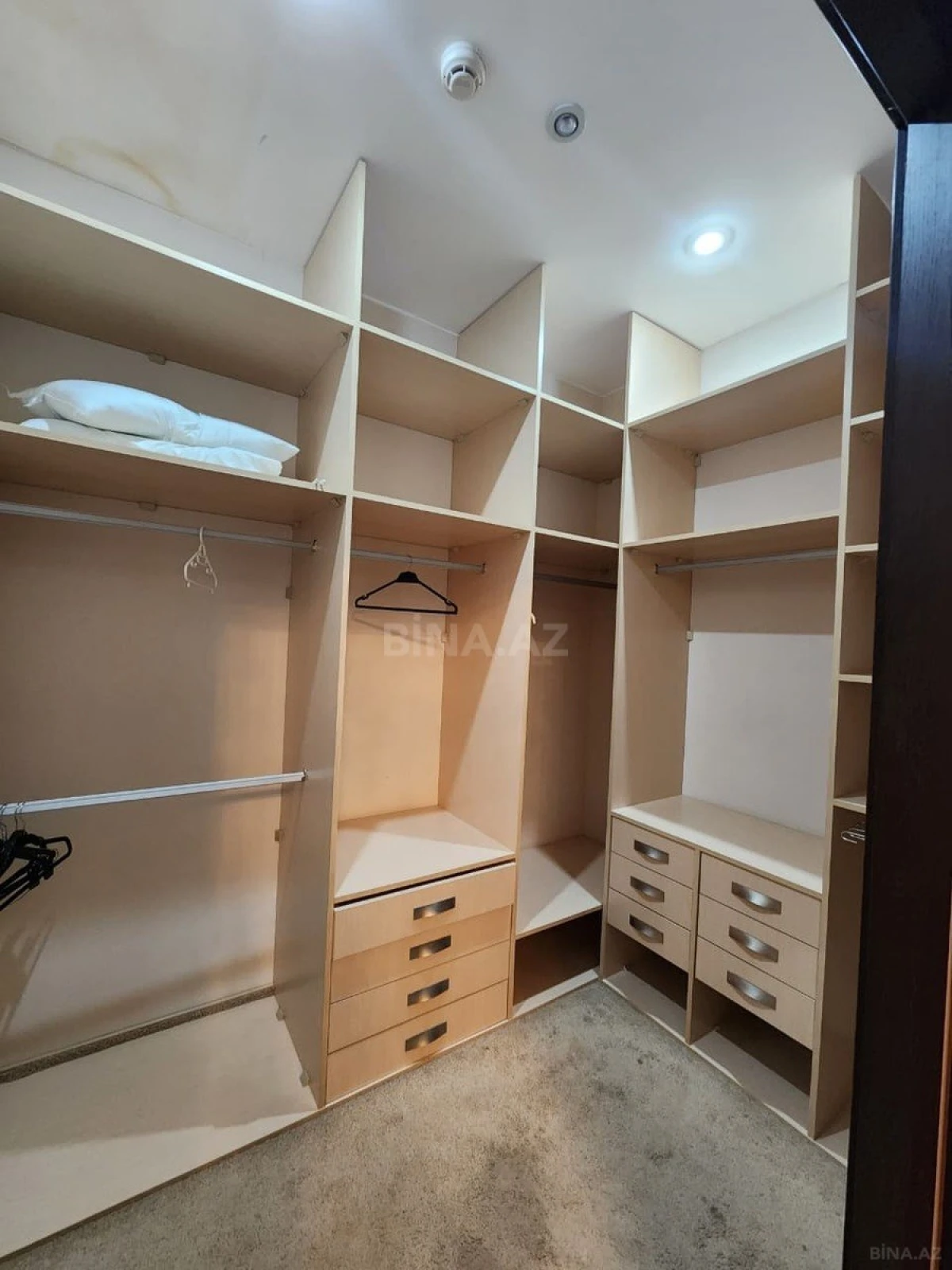 Kirayə verilir 3 otaqlı mənzil 200 m²