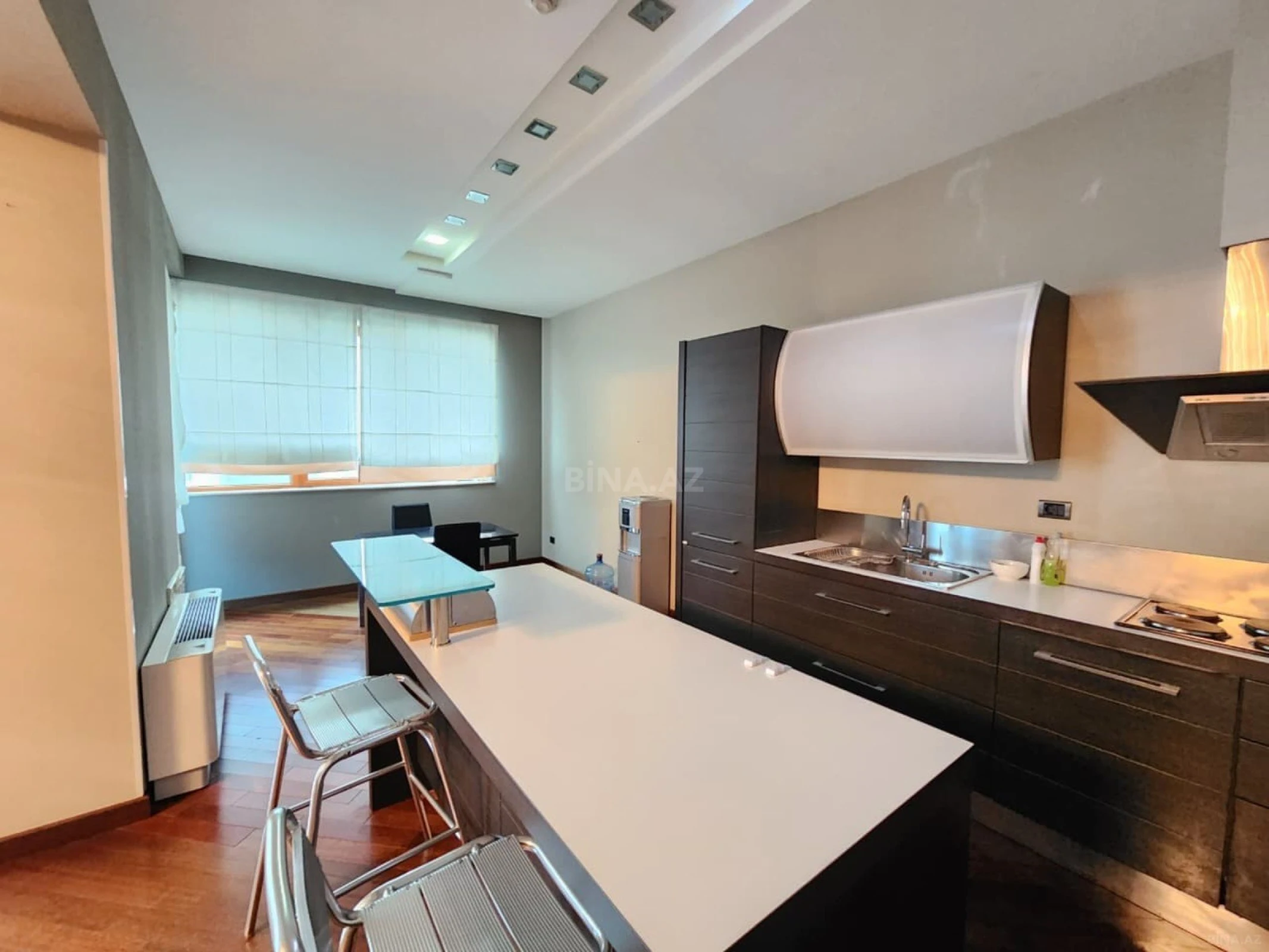 Kirayə verilir 3 otaqlı mənzil 200 m²