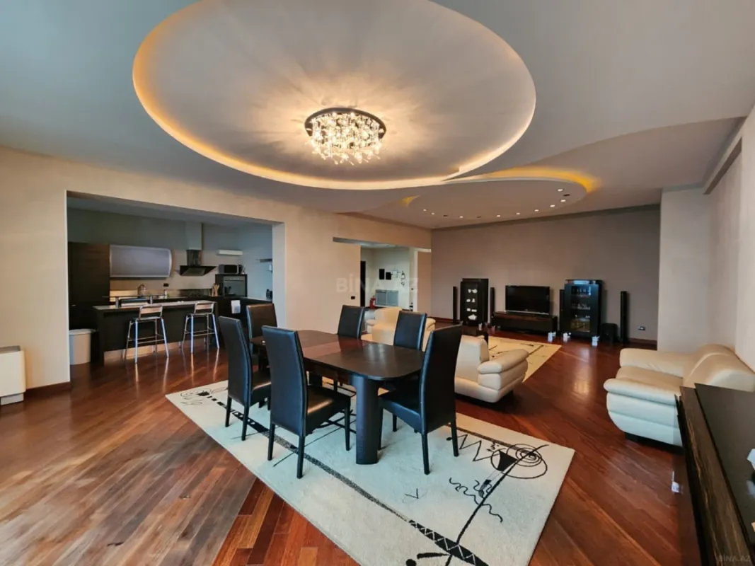 Kirayə verilir 3 otaqlı mənzil 200 m²