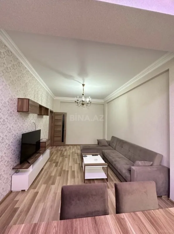 Kirayə verilir 2 otaqlı mənzil 85 m²
