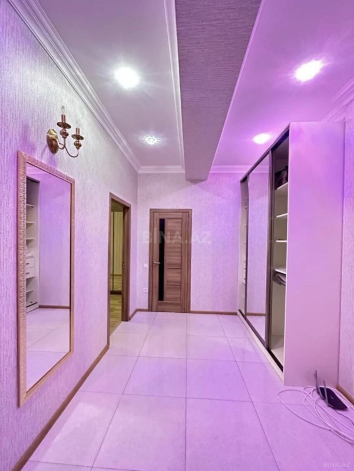 Kirayə verilir 2 otaqlı mənzil 85 m²
