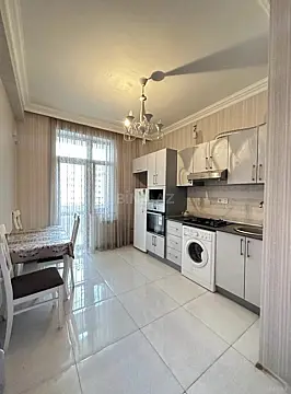 Kirayə verilir 2 otaqlı mənzil 85 m²
