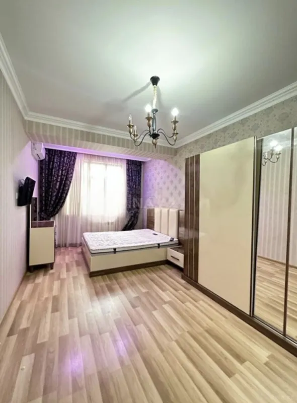 Kirayə verilir 2 otaqlı mənzil 85 m²