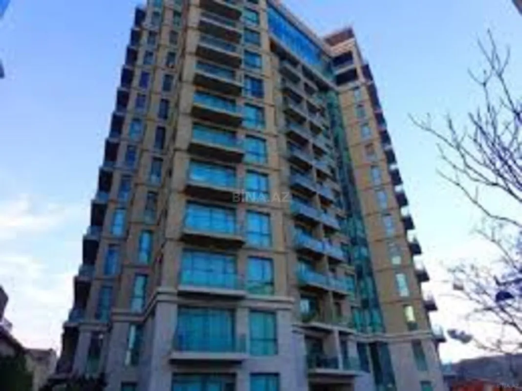 Kirayə verilir 3 otaqlı mənzil 178 m²