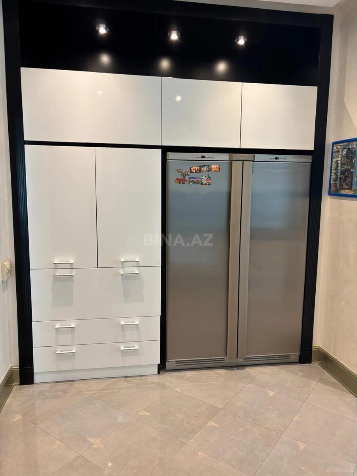 Kirayə verilir 3 otaqlı mənzil 178 m²