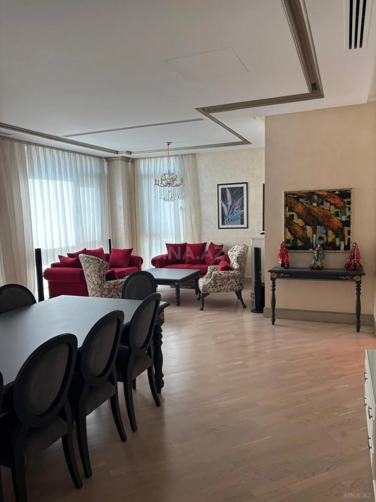Kirayə verilir 3 otaqlı mənzil 178 m²