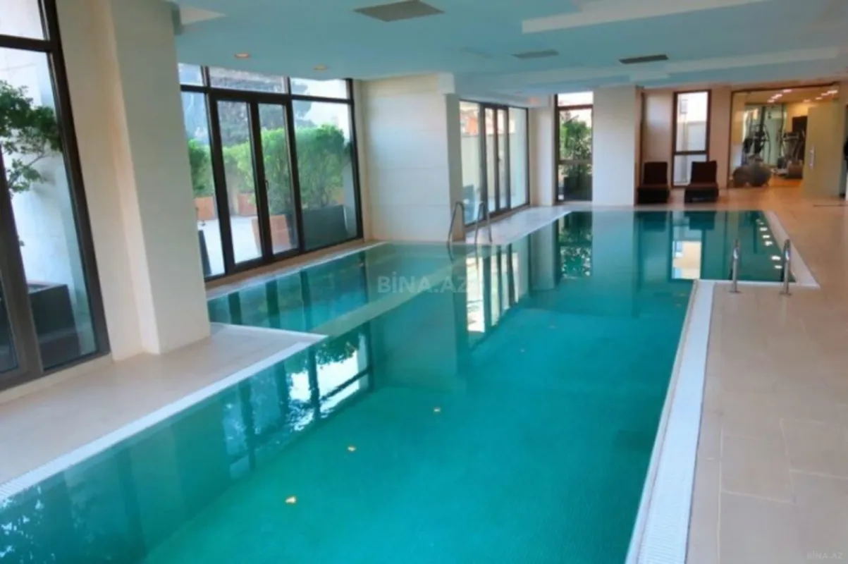 Kirayə verilir 3 otaqlı mənzil 178 m²