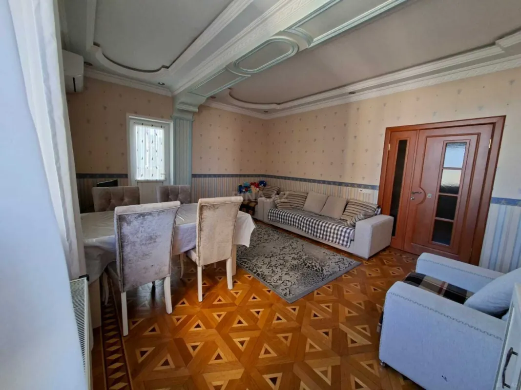 Satılır 2 otaqlı mənzil 88 m²