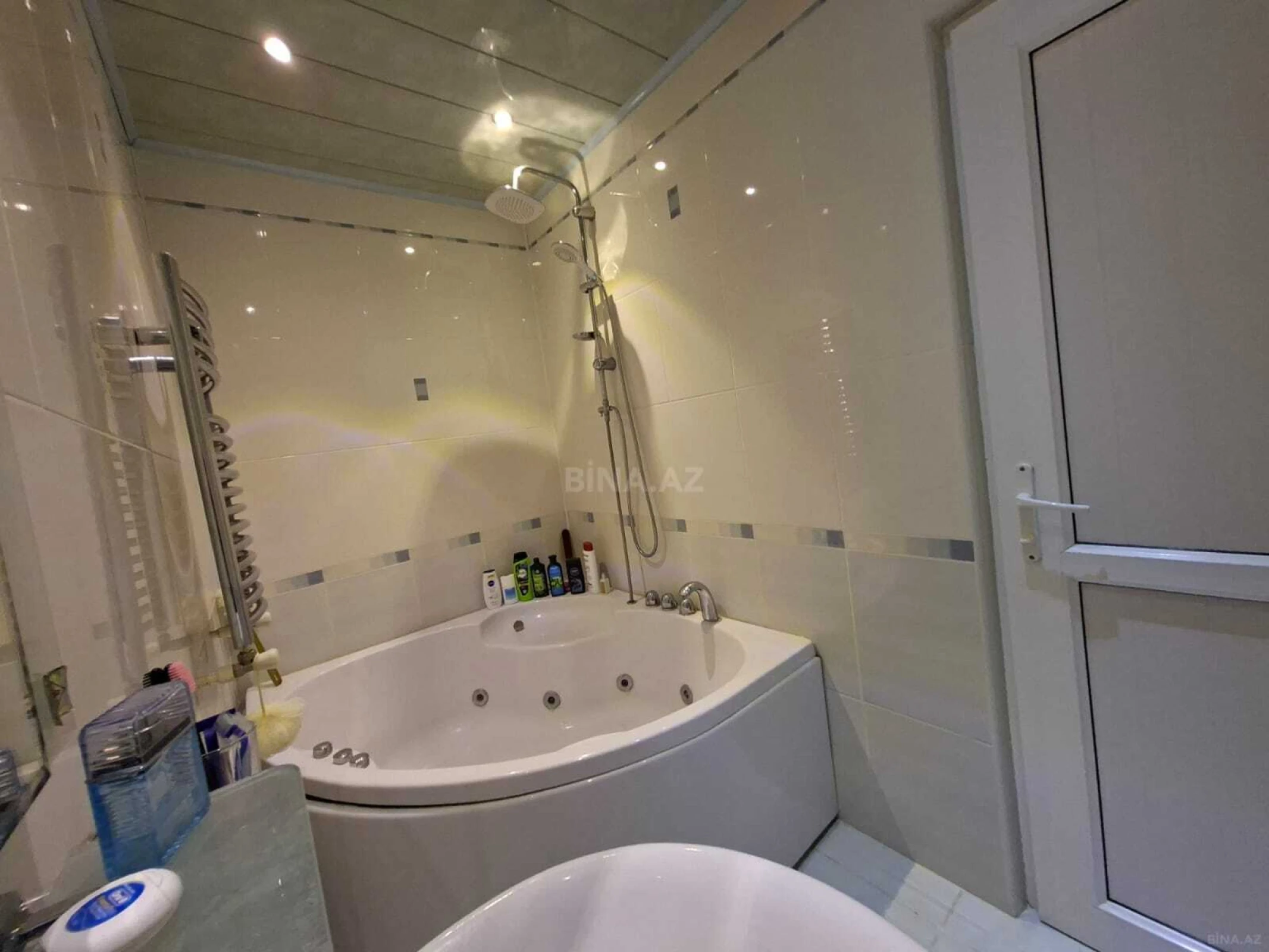 Satılır 2 otaqlı mənzil 88 m²