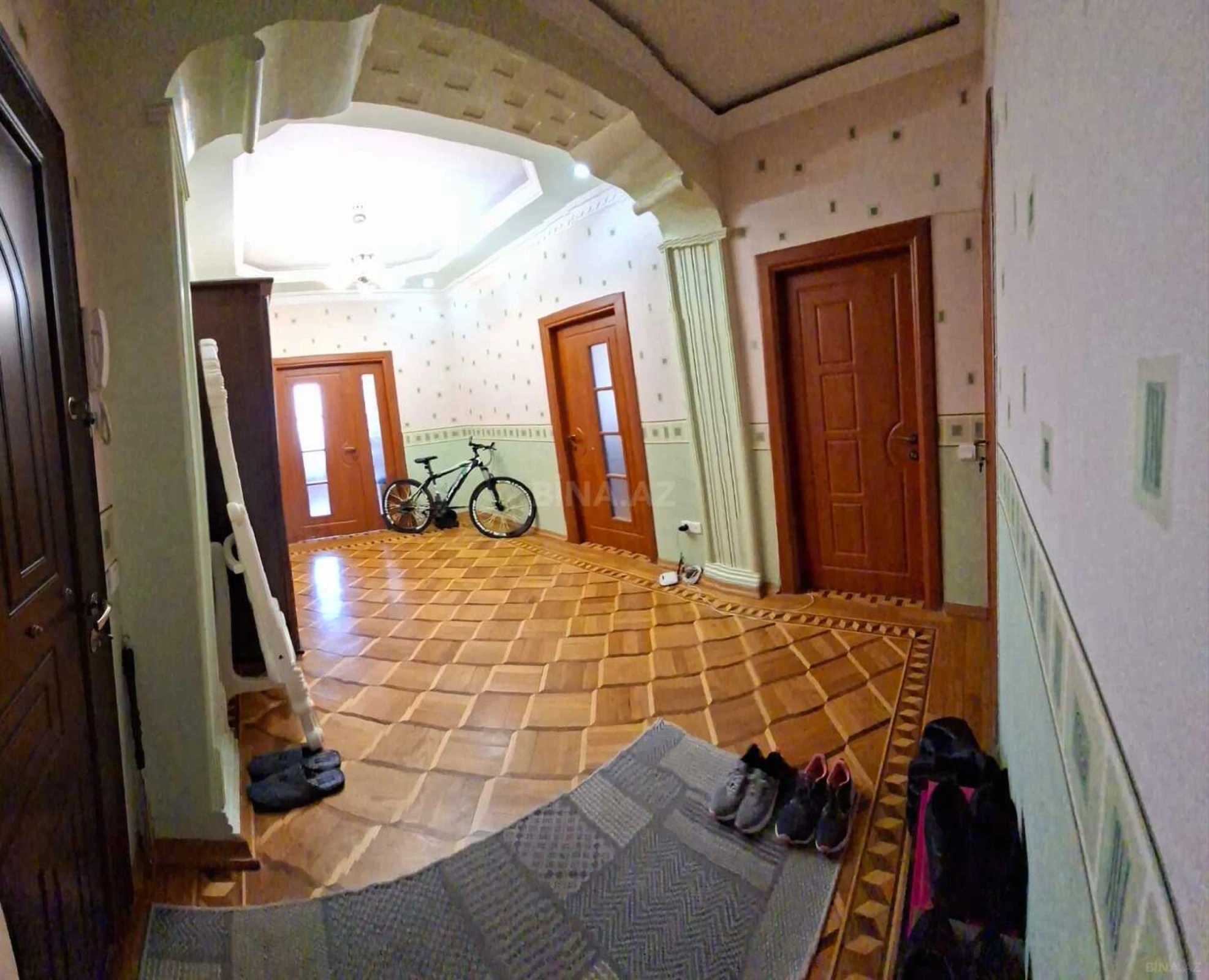 Satılır 2 otaqlı mənzil 88 m²