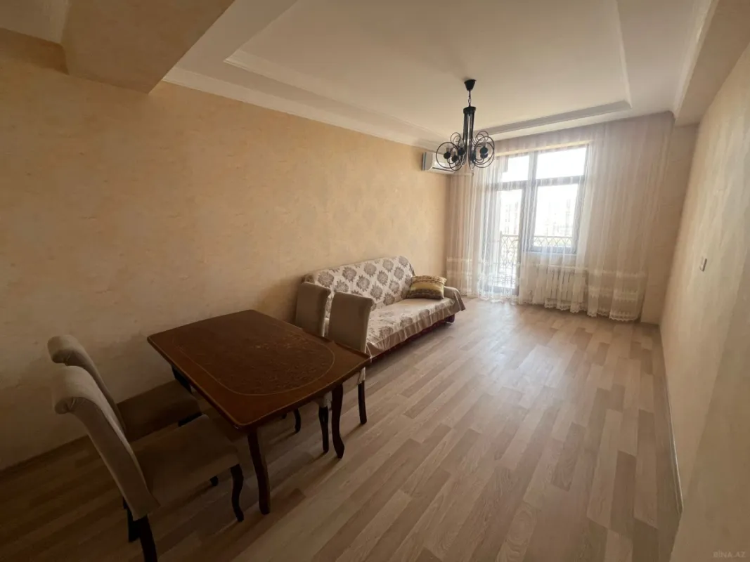 Kirayə verilir 2 otaqlı mənzil 101 m²