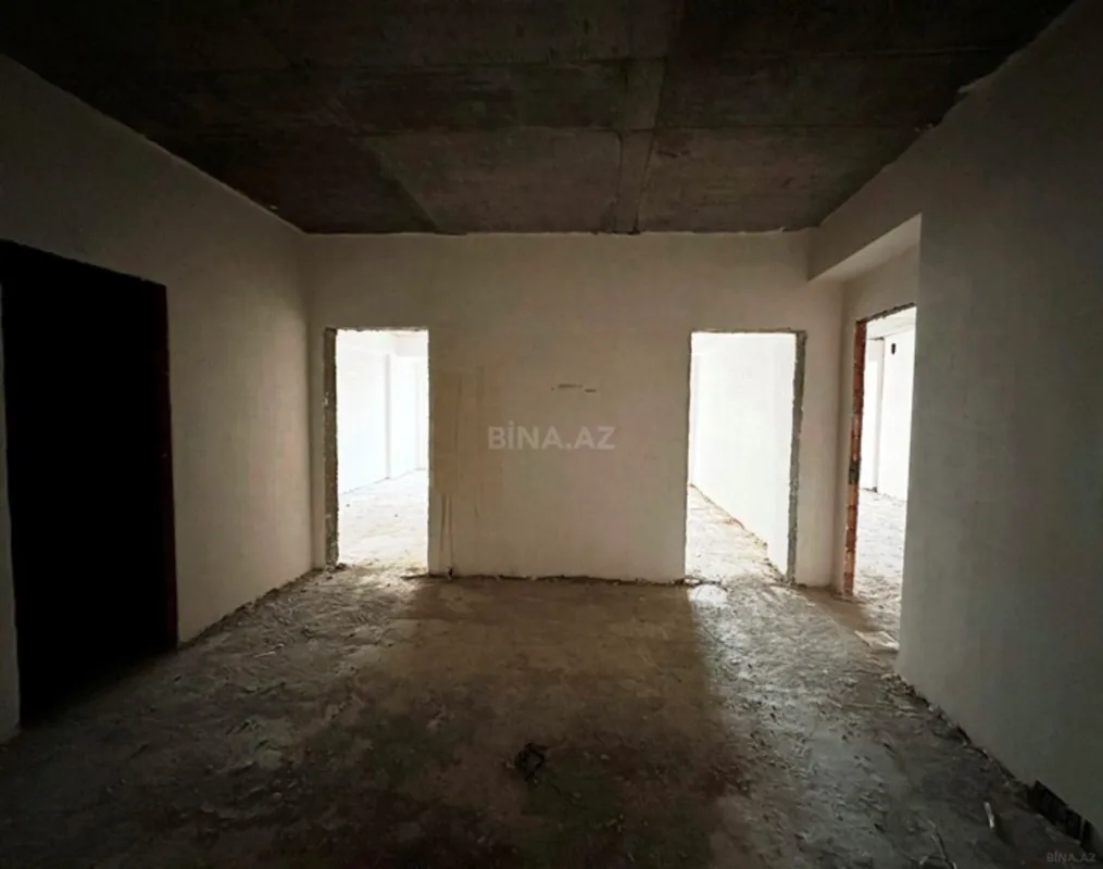 Satılır 3 otaqlı mənzil 121 m²
