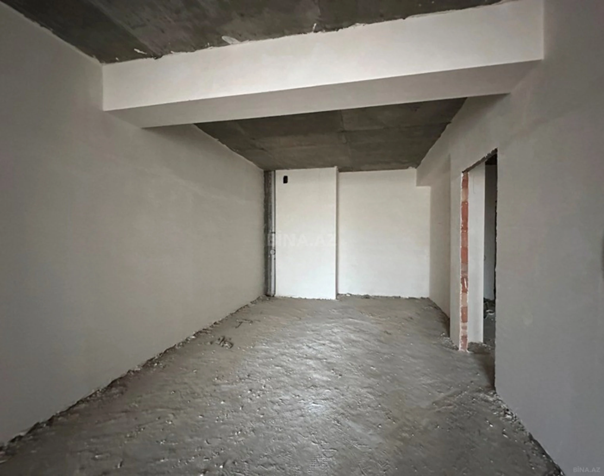 Satılır 3 otaqlı mənzil 121 m²