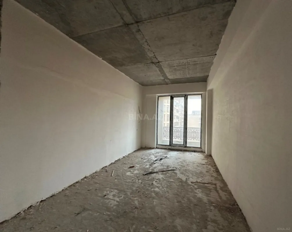 Satılır 3 otaqlı mənzil 121 m²