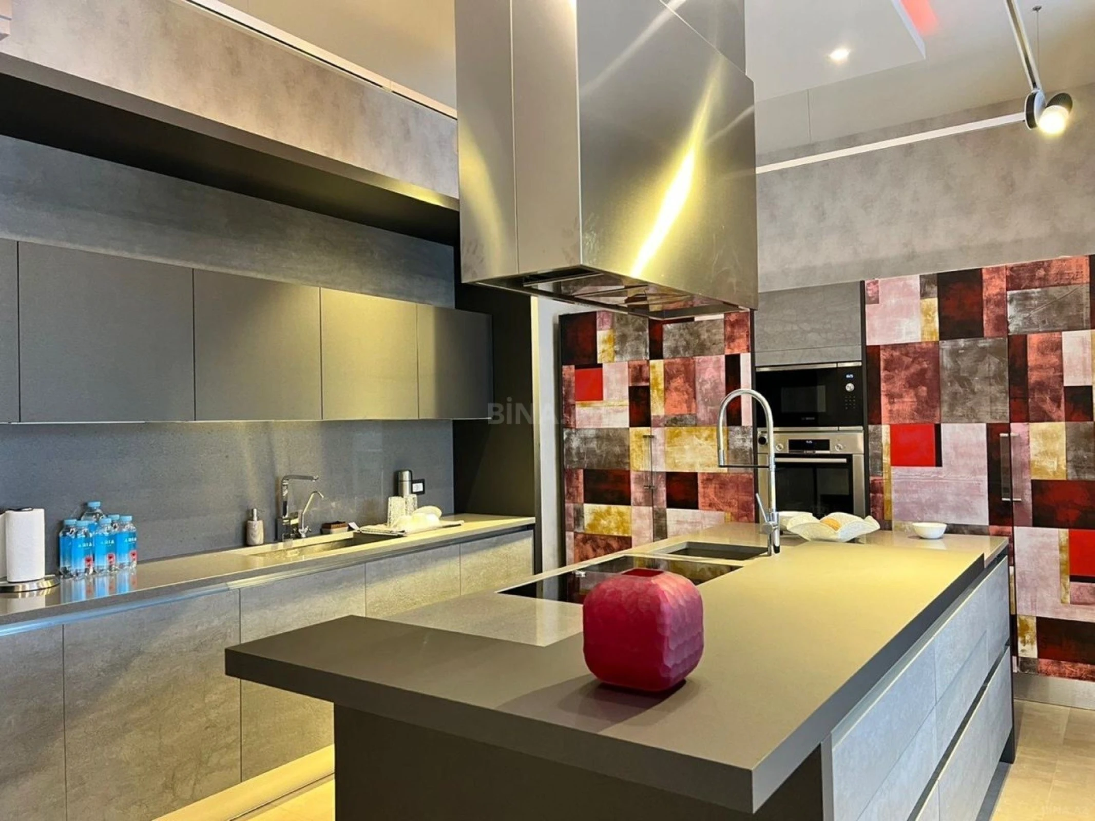 Kirayə verilir 6 otaqlı həyət evi 500 m²