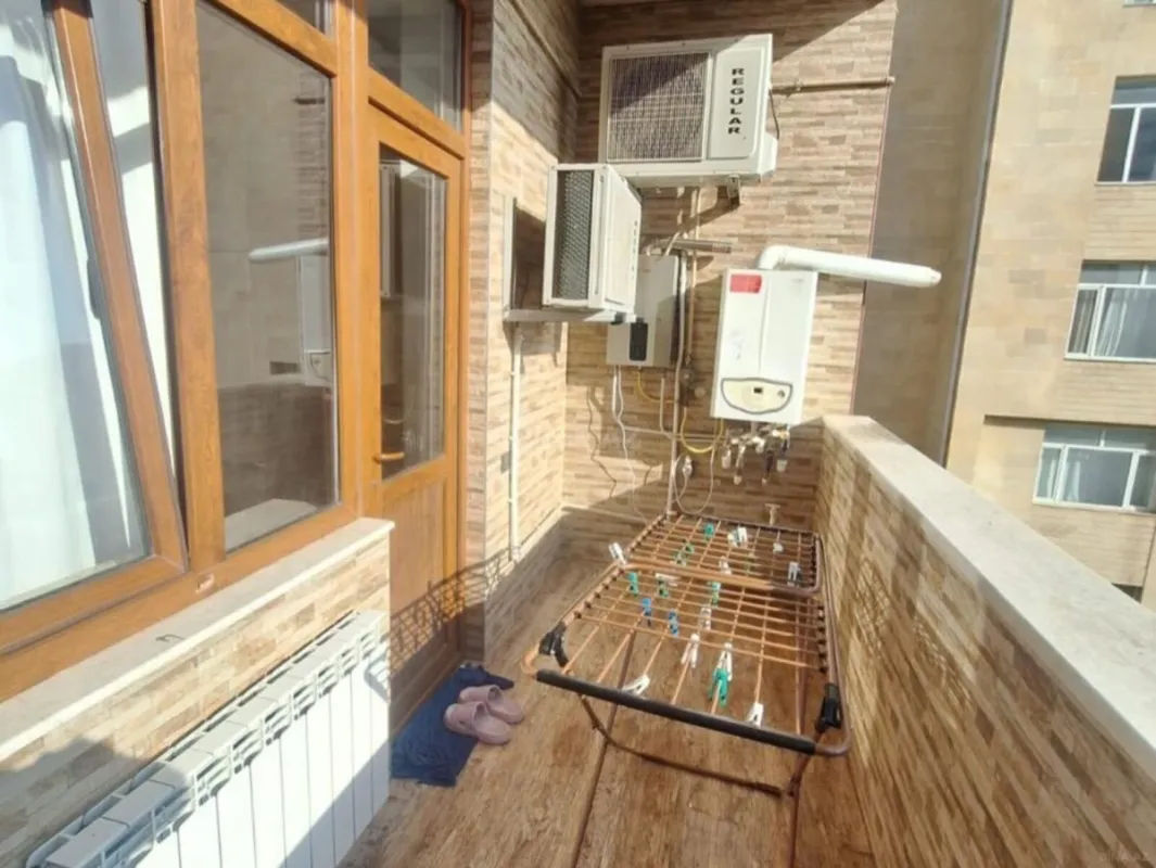 Satılır 4 otaqlı mənzil 220 m²