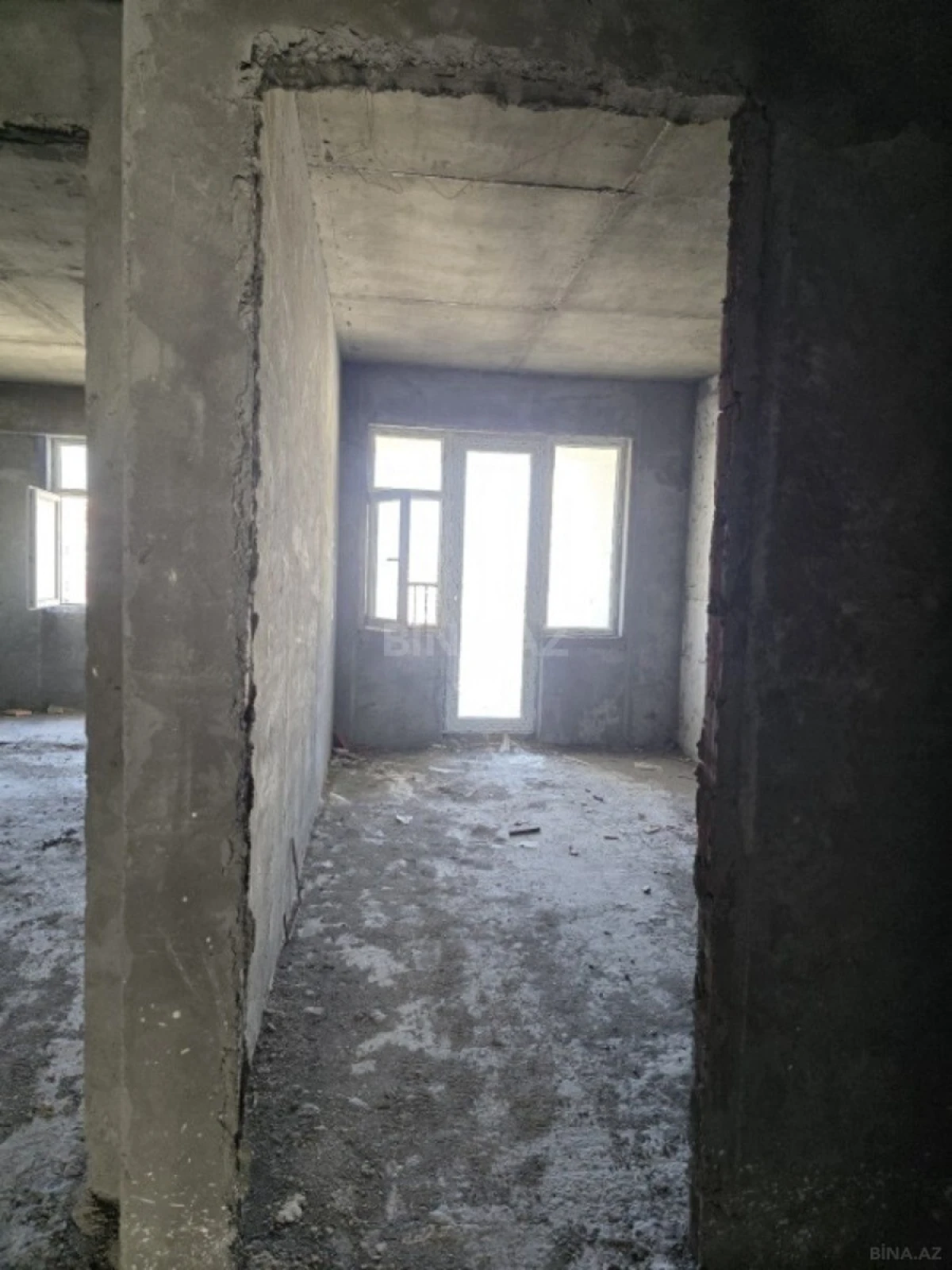 Satılır 3 otaqlı mənzil 110 m²
