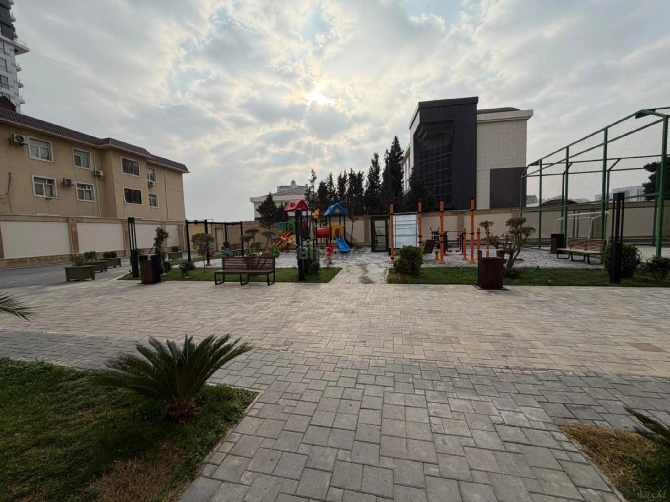 Satılır 2 otaqlı mənzil 60 m²