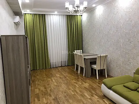 Kirayə verilir 2 otaqlı mənzil 70 m²