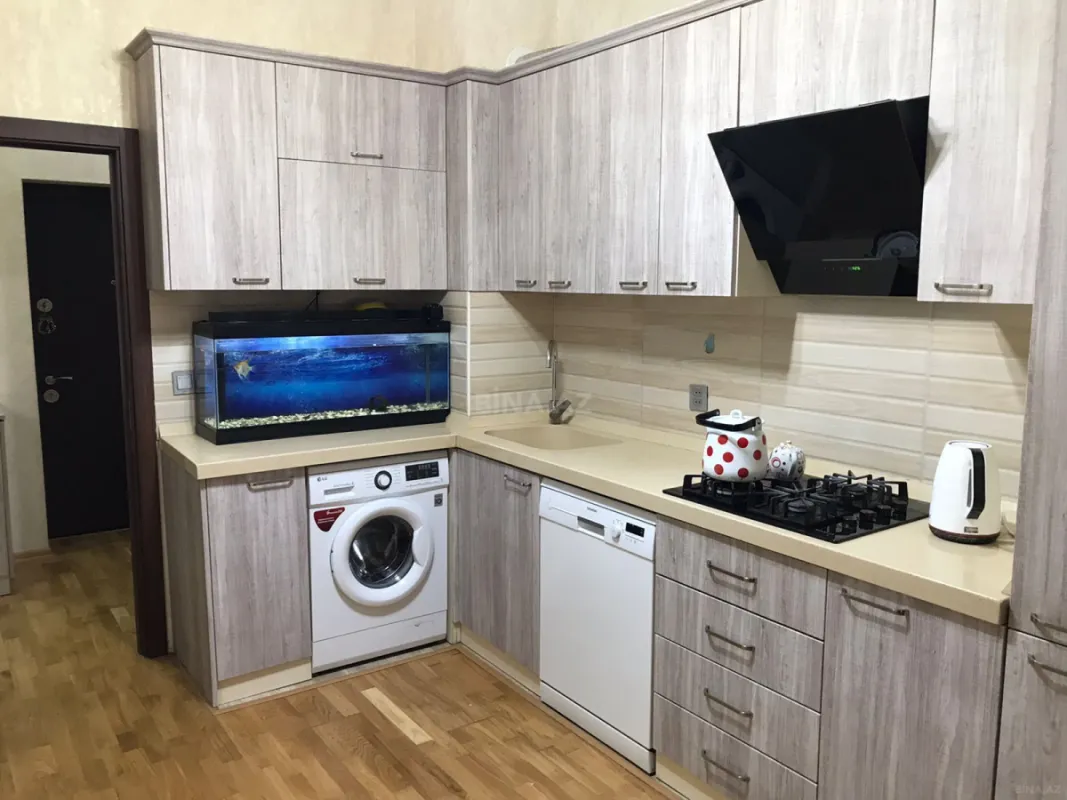 Kirayə verilir 2 otaqlı mənzil 70 m²