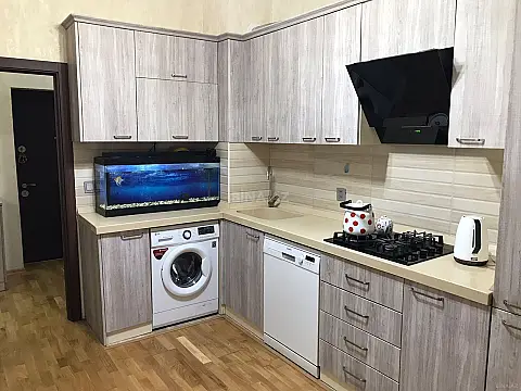 Kirayə verilir 2 otaqlı mənzil 70 m²