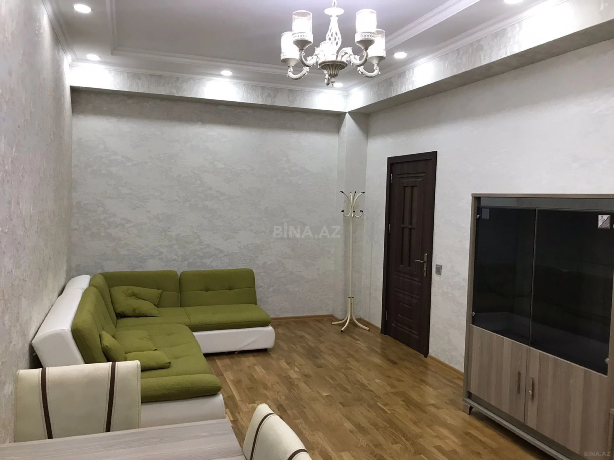 Kirayə verilir 2 otaqlı mənzil 70 m²