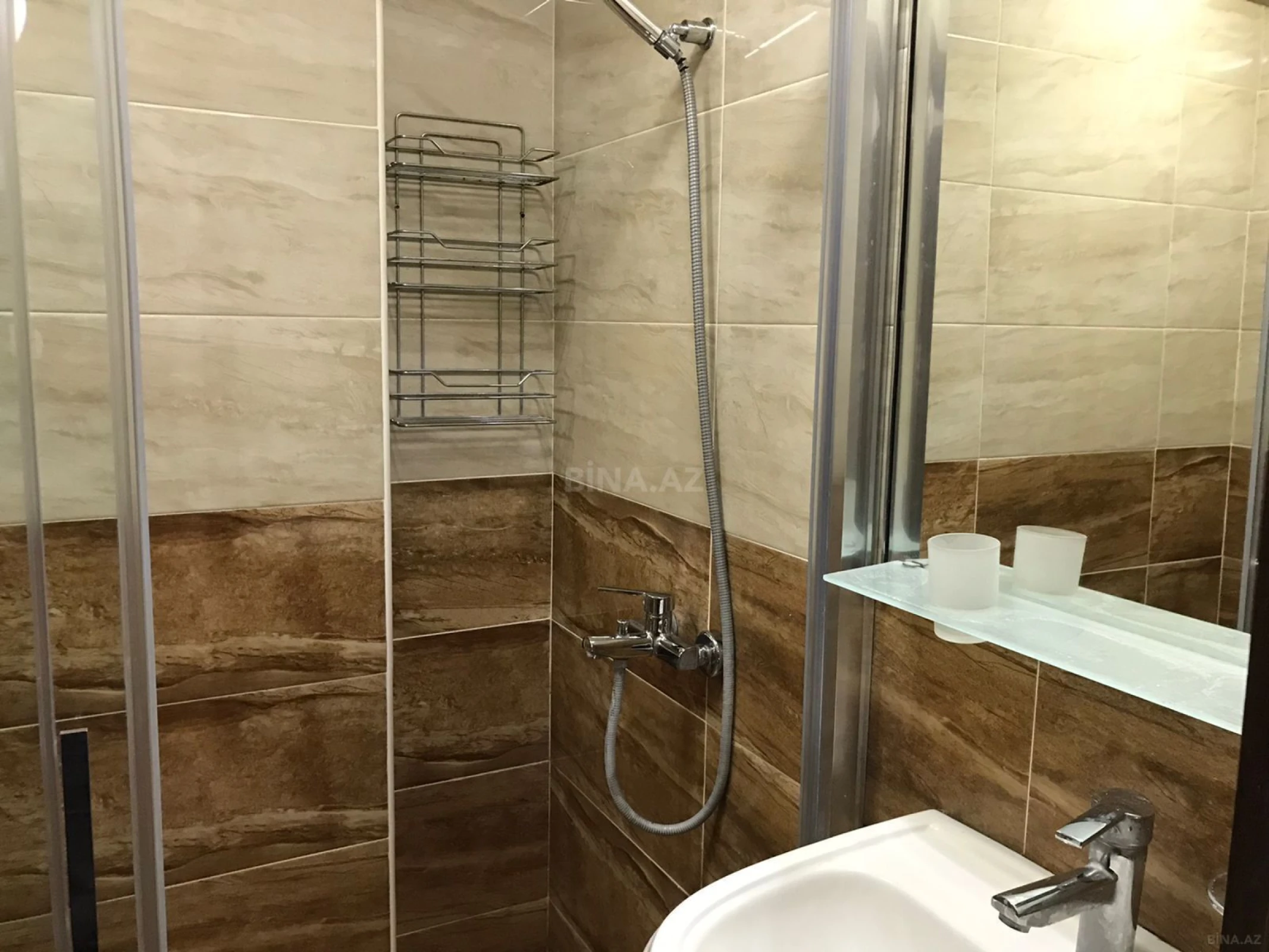 Kirayə verilir 2 otaqlı mənzil 70 m²