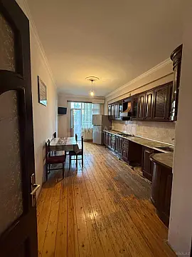Satılır 3 otaqlı mənzil 130 m²