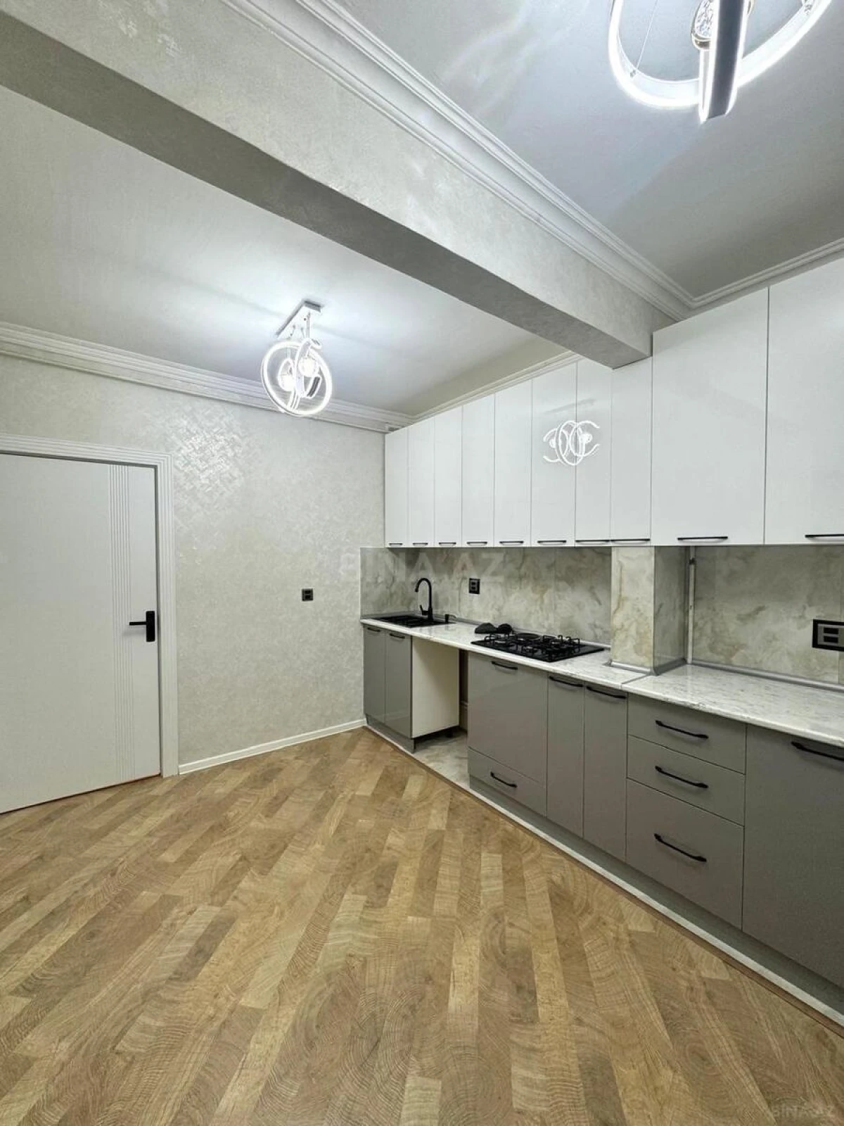 Satılır 2 otaqlı mənzil 65 m²