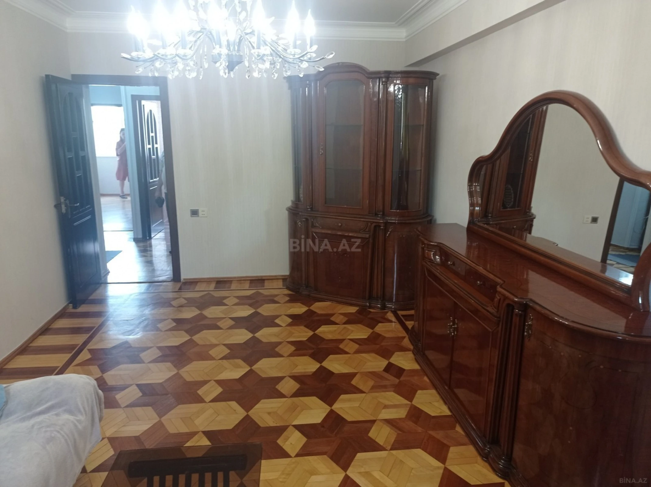 Kirayə verilir 2 otaqlı mənzil 80 m²