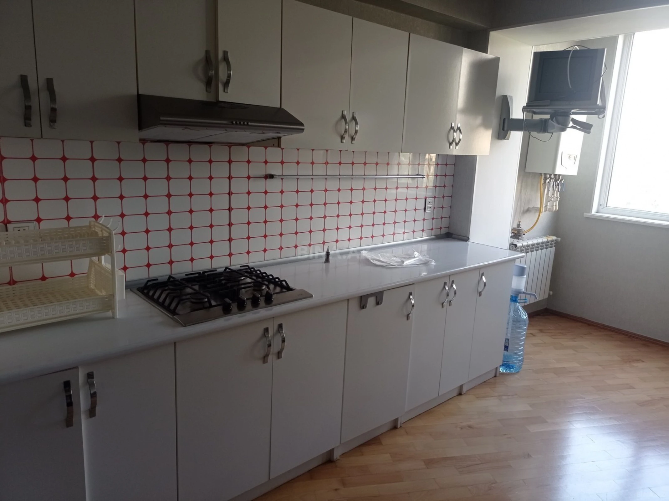 Kirayə verilir 2 otaqlı mənzil 80 m²