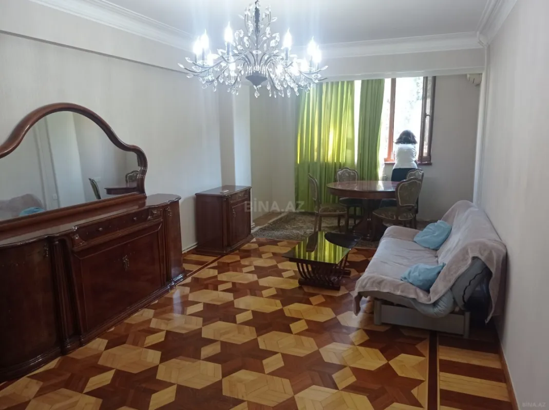 Kirayə verilir 2 otaqlı mənzil 80 m²