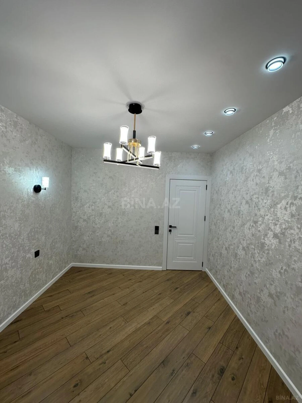 Satılır 2 otaqlı mənzil 65 m²