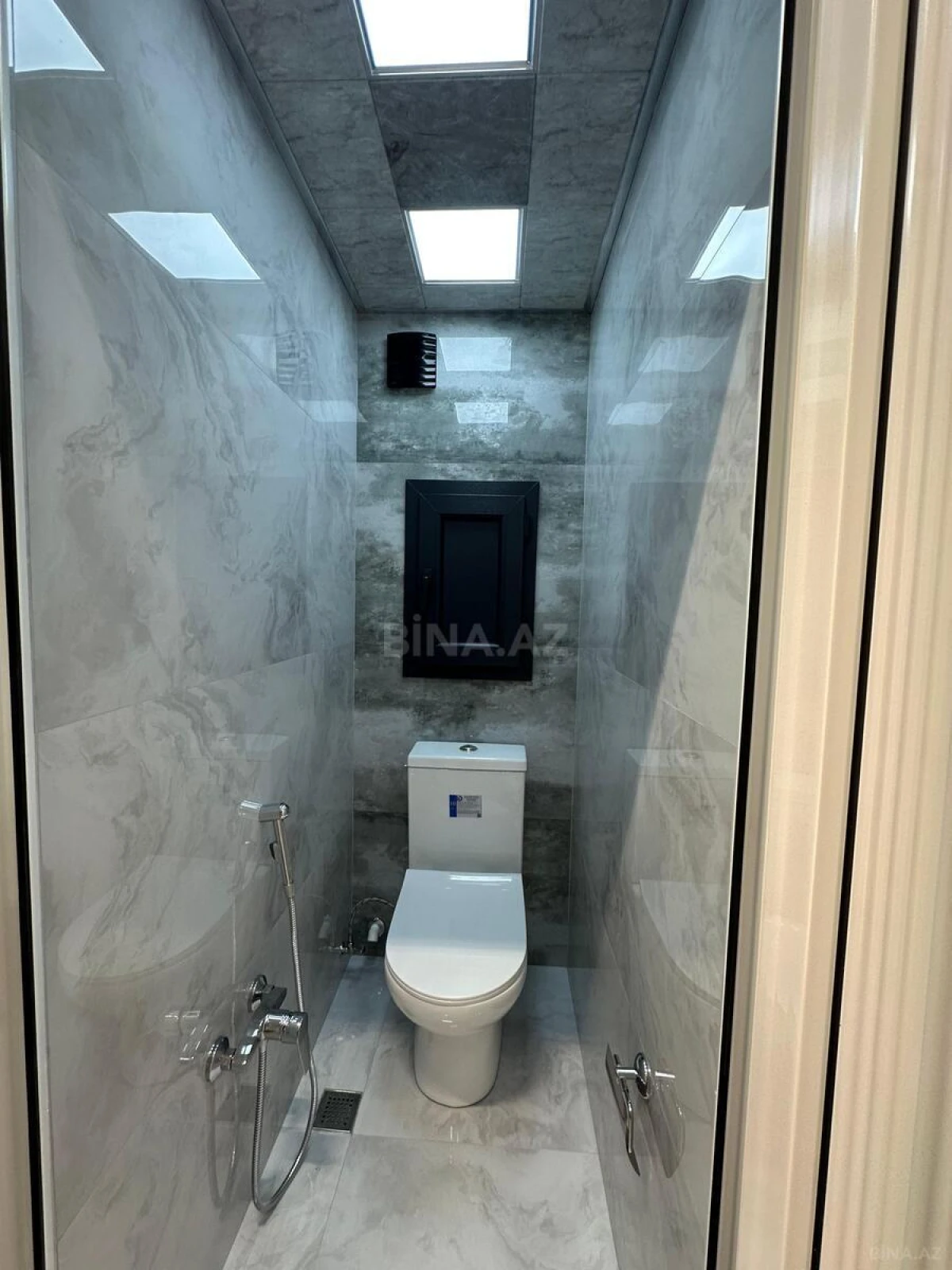 Satılır 2 otaqlı mənzil 65 m²