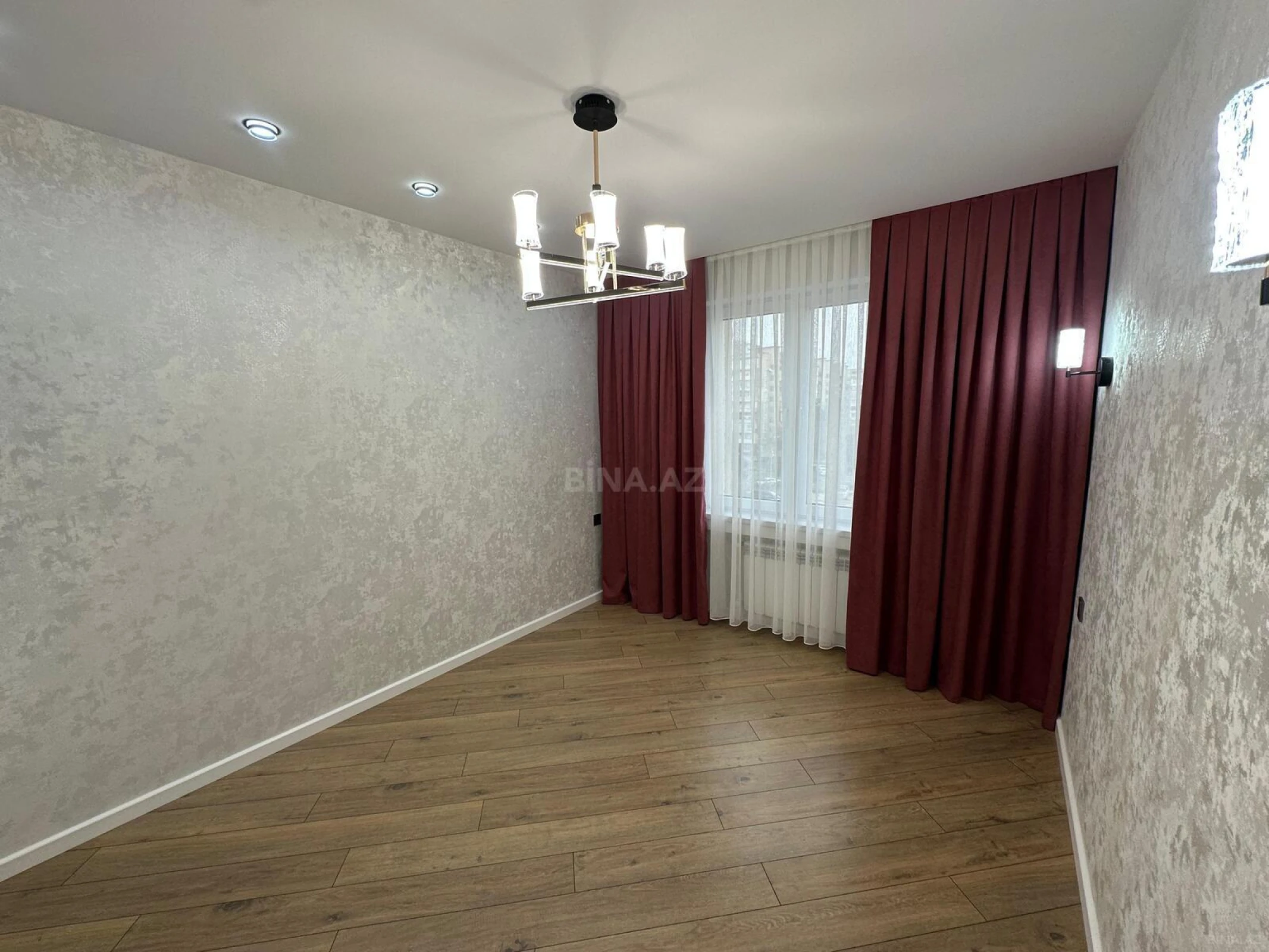 Satılır 2 otaqlı mənzil 65 m²