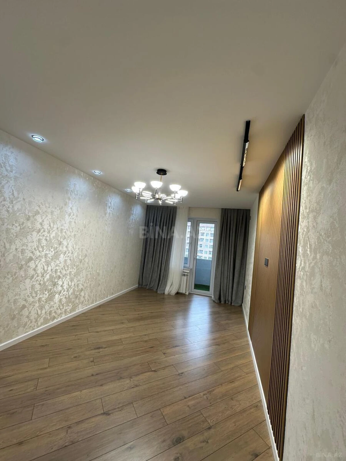 Satılır 2 otaqlı mənzil 65 m²