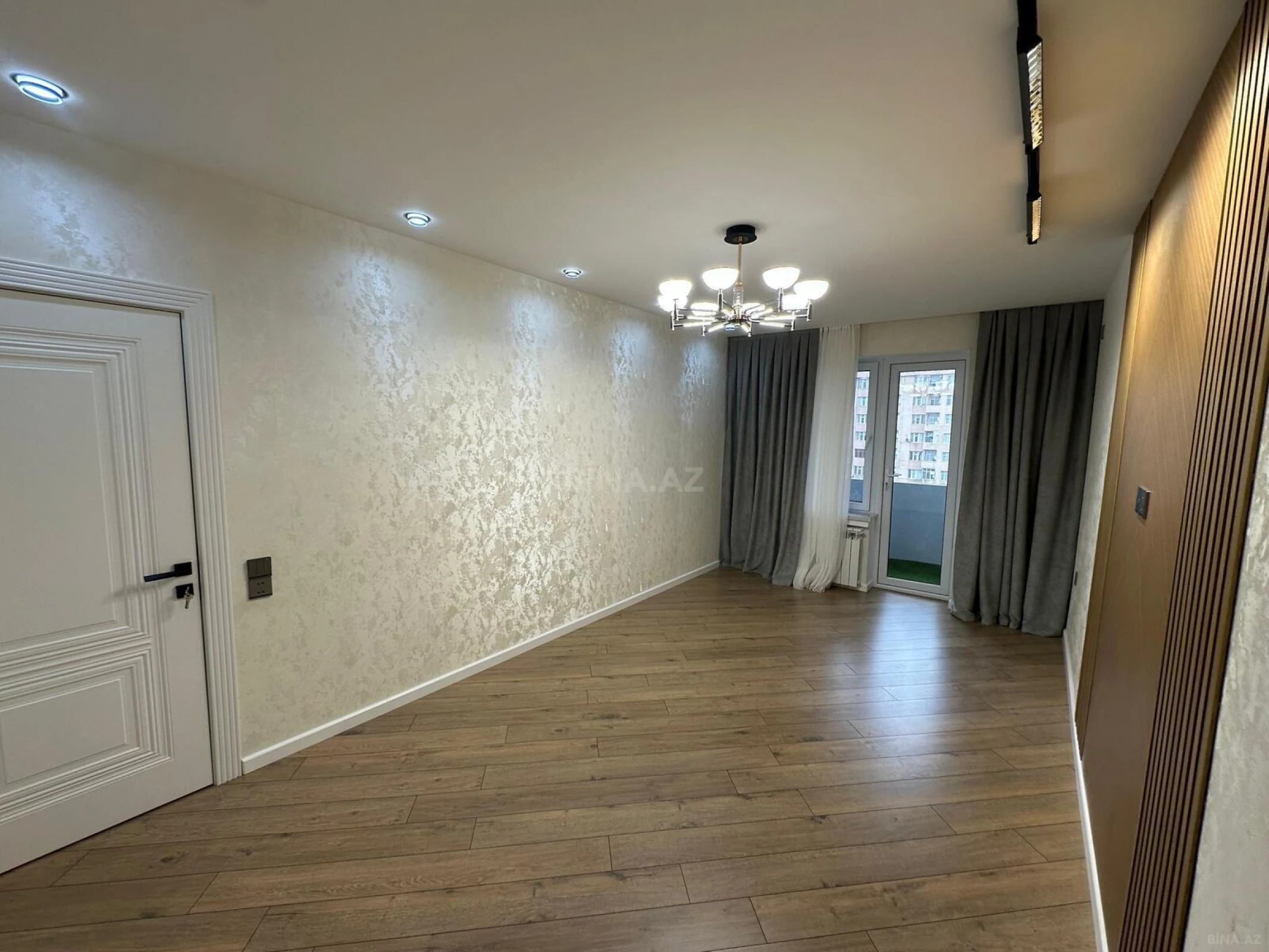 Satılır 2 otaqlı mənzil 65 m²