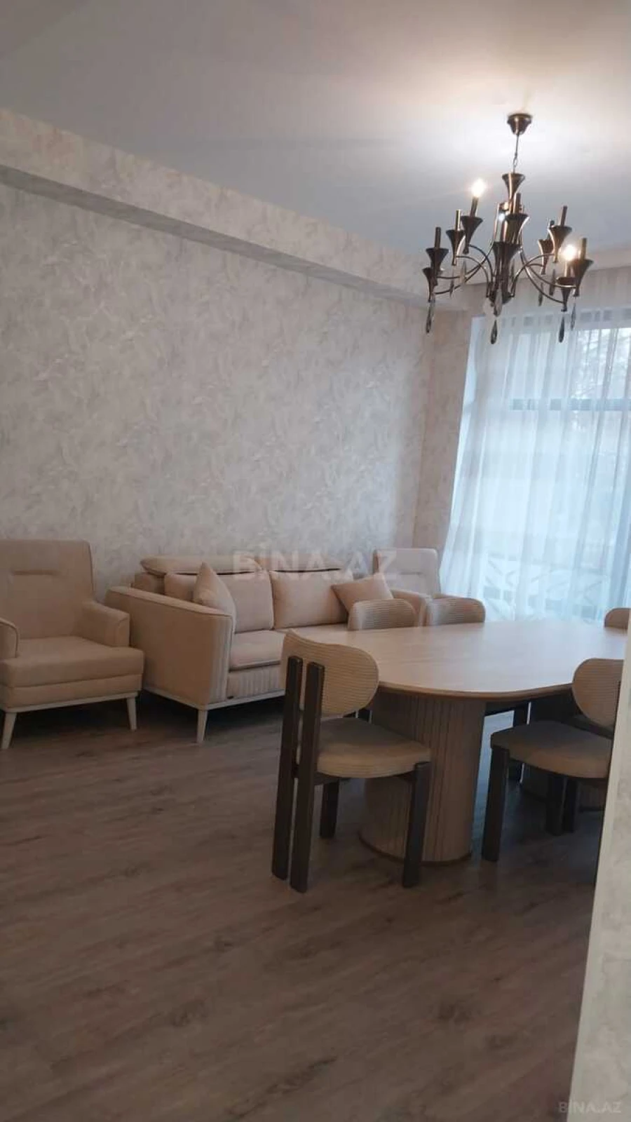 Kirayə verilir 2 otaqlı mənzil 80 m²