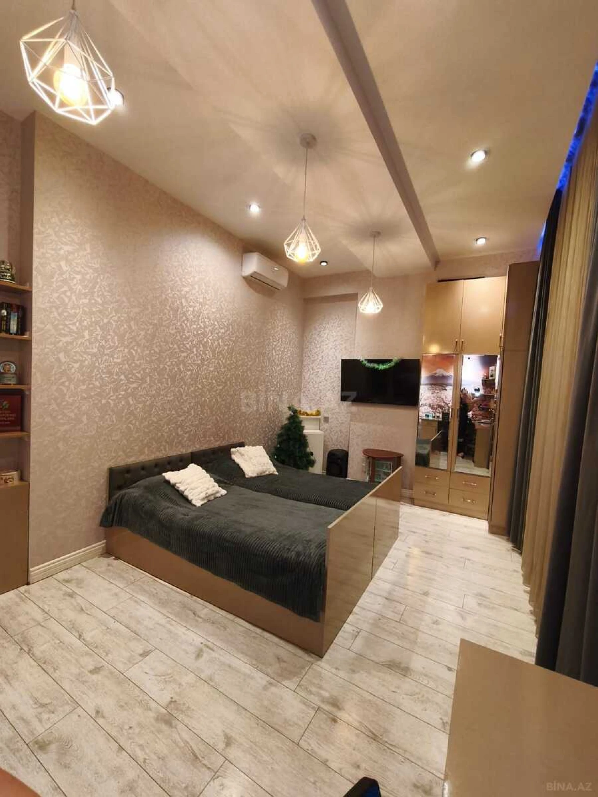Satılır 3 otaqlı mənzil 98 m²