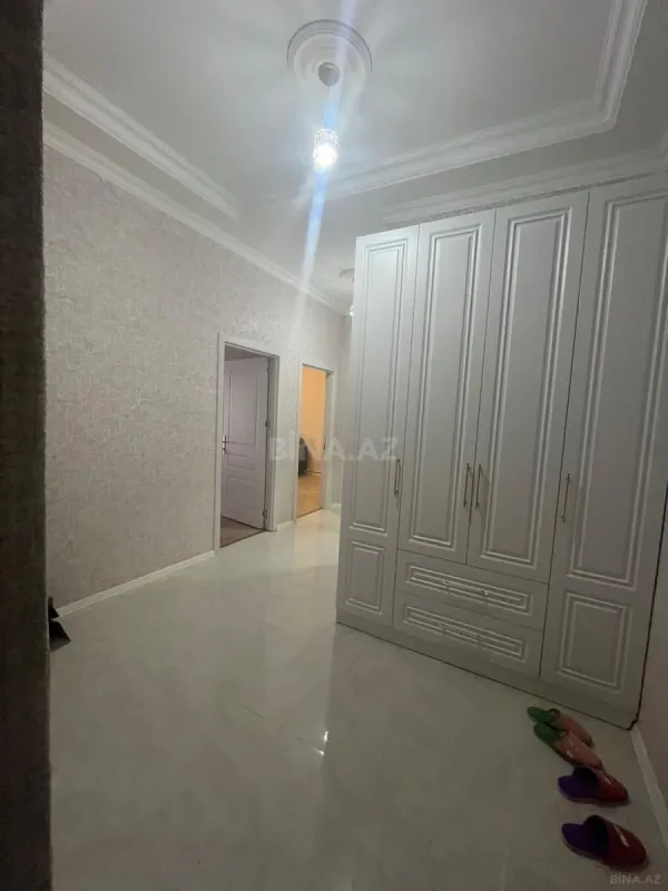 Kirayə verilir 2 otaqlı mənzil 75 m²