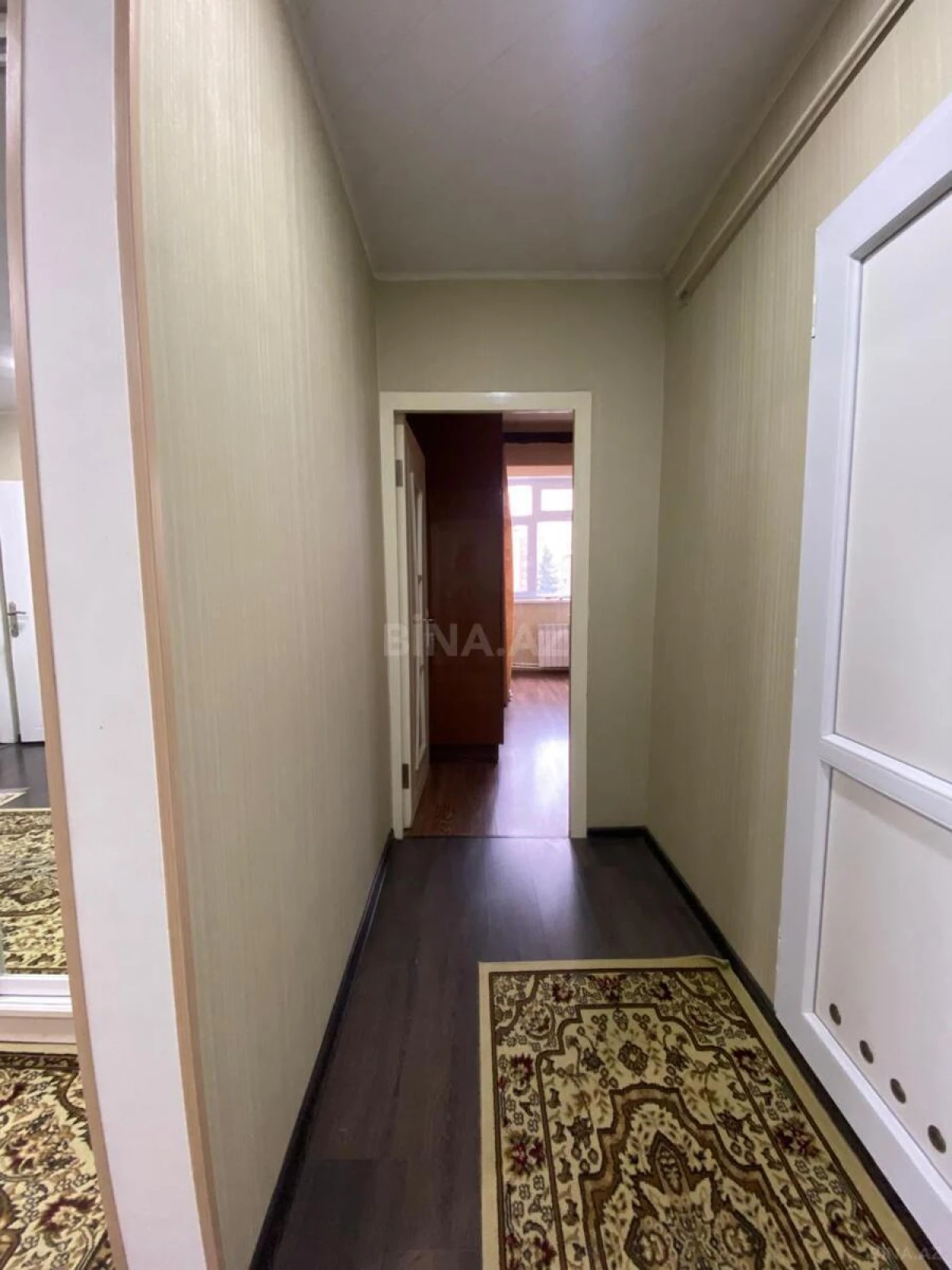 Satılır 5 otaqlı mənzil 110 m²