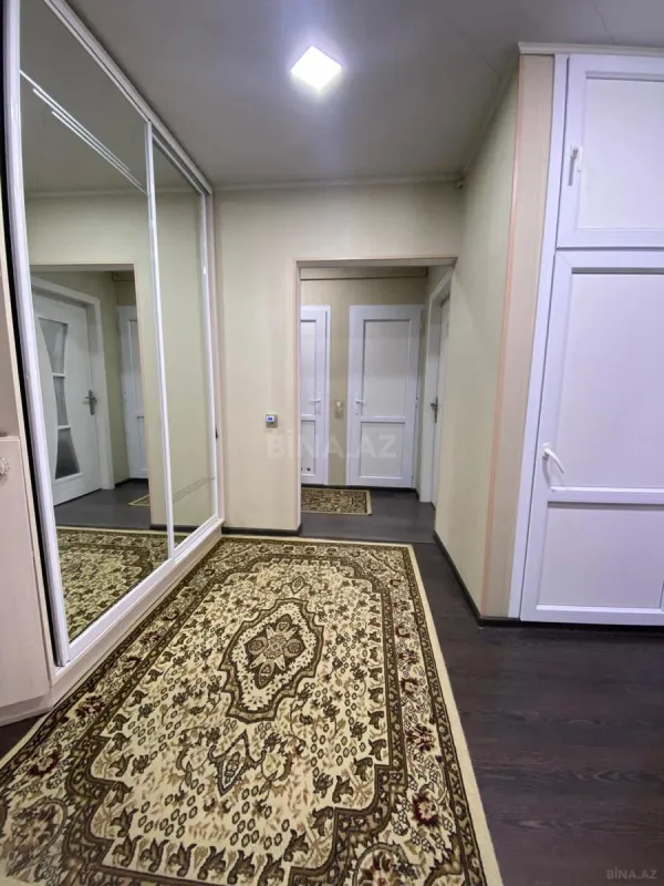 Satılır 5 otaqlı mənzil 110 m²