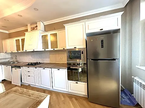 Kirayə verilir 2 otaqlı mənzil 110 m²