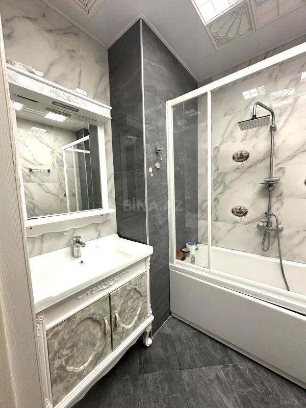 Kirayə verilir 2 otaqlı mənzil 110 m²