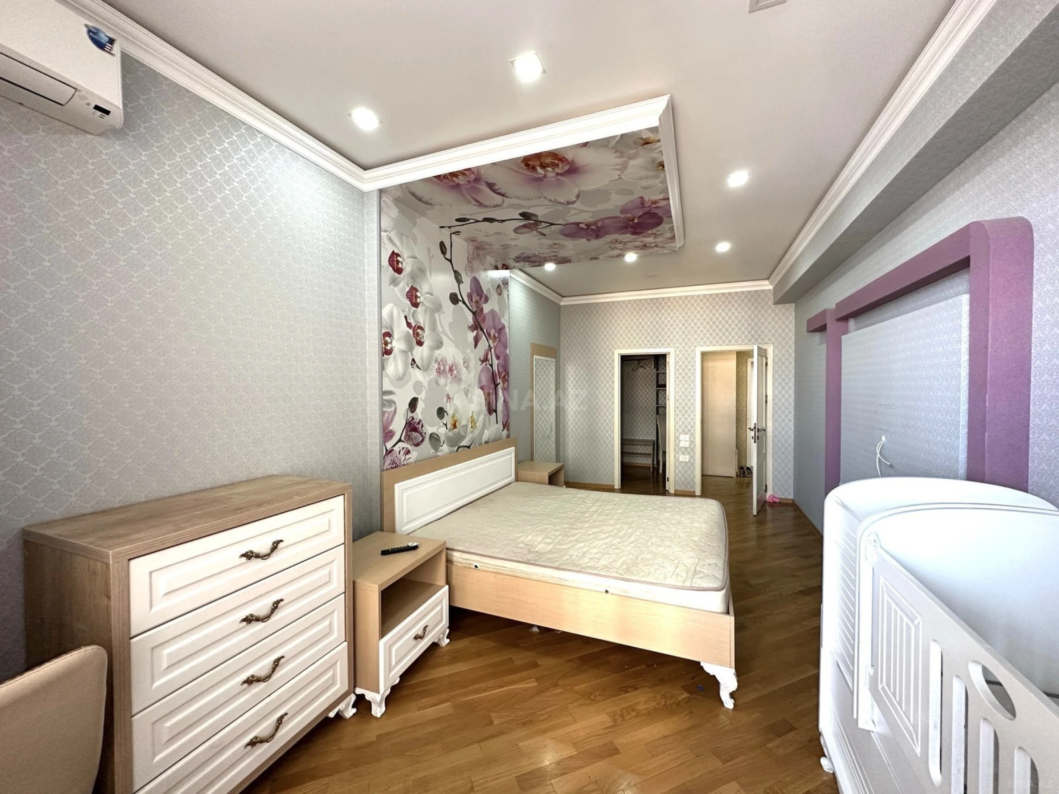 Kirayə verilir 2 otaqlı mənzil 110 m²