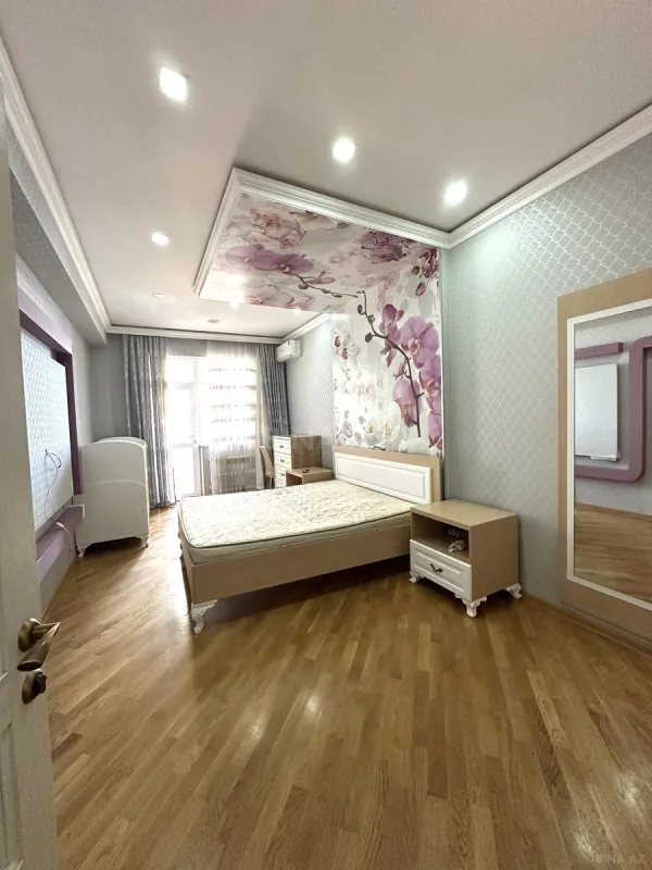 Kirayə verilir 2 otaqlı mənzil 110 m²