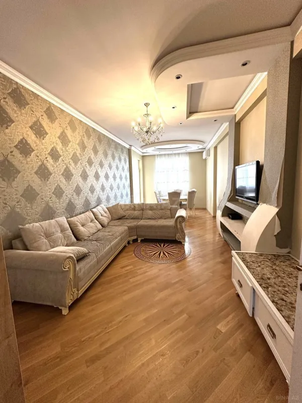 Kirayə verilir 2 otaqlı mənzil 110 m²