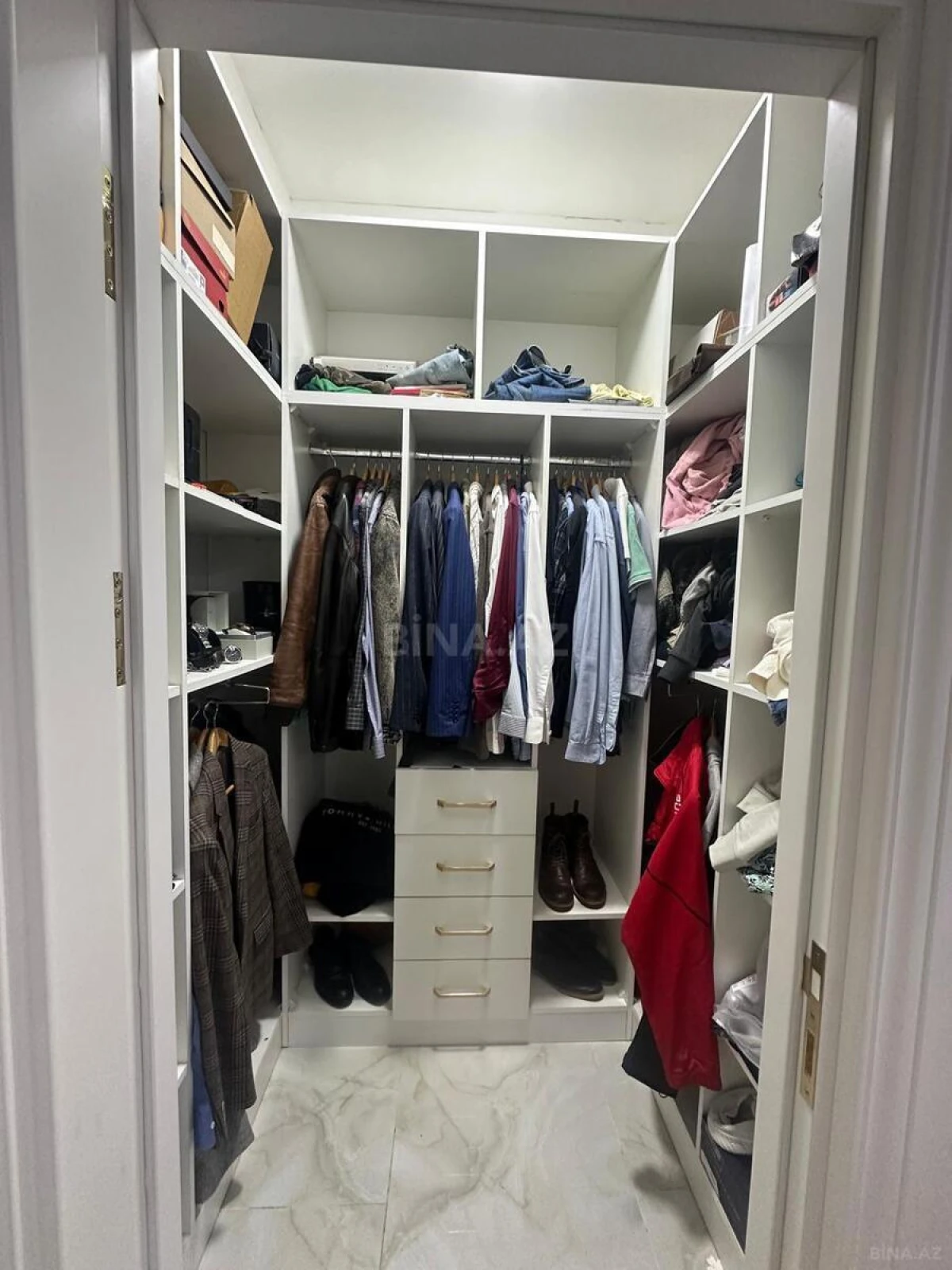 Kirayə verilir 3 otaqlı mənzil 125 m²